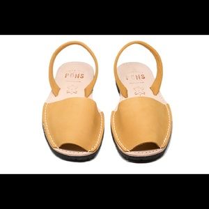 Avarca pons mustard yellow